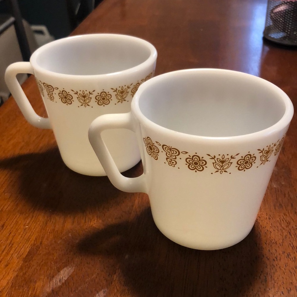 Vintage Pyrex Mug Set